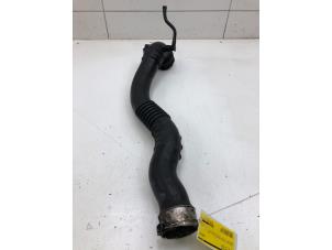 Gebruikte Intercooler Buis BMW X3 (F25) xDrive 20i 2.0 16V Twin Power Turbo Prijs € 79,00 Margeregeling aangeboden door Wessel Parts & Service B.V.