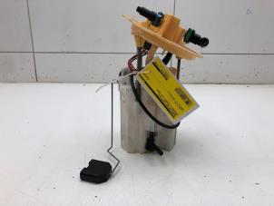 Gebruikte Tank element Pomp Mercedes C Estate (S206) C-200d 2.0 Turbo 16V Prijs € 175,00 Margeregeling aangeboden door Wessel Parts & Service B.V.