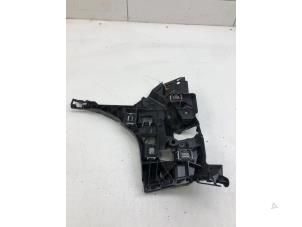 Gebruikte Bumpersteun rechts-achter Mercedes C Estate (S206) C-200d 2.0 Turbo 16V Prijs € 69,00 Margeregeling aangeboden door Wessel Parts & Service B.V.