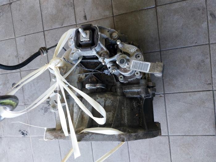 Gebruikte Versnellingsbak Mini Mini (R56) 1.6 16V Cooper S Prijs € 628,95 Margeregeling aangeboden door Wessel Parts & Service B.V.