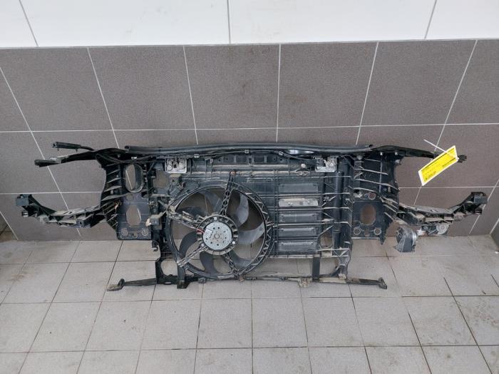 Gebruikte Frontpaneel Mini Mini (R56) 1.6 16V Cooper S Prijs € 313,95 Margeregeling aangeboden door Wessel Parts & Service B.V.