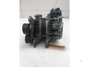 Gebruikte Dynamo Mercedes C Estate (S205) C-300 2.0 Turbo 16V EQ Boost 4-Matic Prijs € 749,00 Margeregeling aangeboden door Wessel Parts & Service B.V.