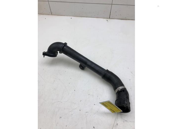 Gebruikte Intercooler Buis Skoda Octavia Combi (5EAC) 2.0 TDI GreenTec 16V Prijs € 40,95 Margeregeling aangeboden door Wessel Parts & Service B.V.