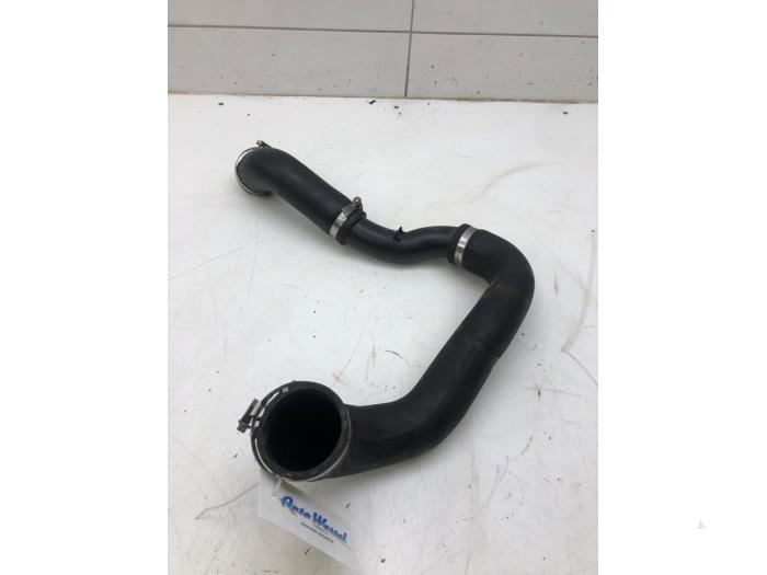 Gebruikte Intercooler Buis Ford Kuga II (DM2) 2.0 TDCi 16V 180 4x4 Prijs € 72,45 Margeregeling aangeboden door Wessel Parts & Service B.V.