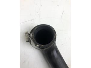 Intercooler Buis van een Ford Kuga II (DM2) 2.0 TDCi 16V 180 4x4 2018