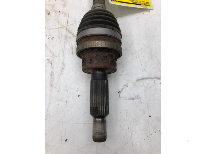 Gebruikte Aandrijfas links-achter Ford Kuga II (DM2) 2.0 TDCi 16V 180 4x4 Prijs € 131,25 Margeregeling aangeboden door Wessel Parts & Service B.V.