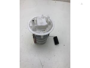 Gebruikte Tank element Pomp Opel Corsa F (UB/UH/UP) 1.2 12V 75 Prijs € 89,00 Margeregeling aangeboden door Wessel Parts & Service B.V.
