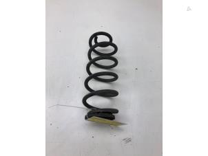 Gebruikte Veerschroef achter Opel Astra K 1.2 Turbo 12V Prijs € 29,00 Margeregeling aangeboden door Wessel Parts & Service B.V.