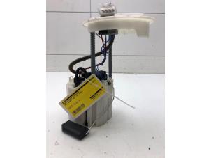 Gebruikte Tank element Pomp Opel Astra K 1.2 Turbo 12V Prijs € 49,00 Margeregeling aangeboden door Wessel Parts & Service B.V.