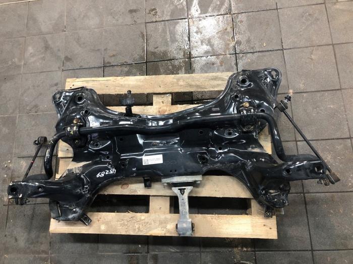 Gebruikte Subframe Kia Cee'd (JDB5) 1.4 CRDi 16V Prijs € 131,25 Margeregeling aangeboden door Wessel Parts & Service B.V.