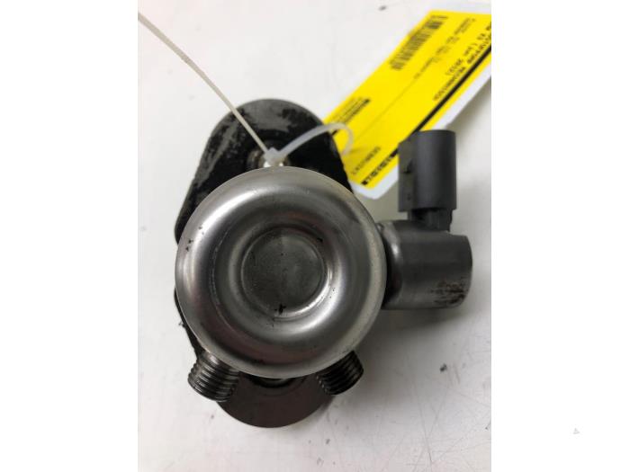 Gebruikte Brandstofpomp Mechanisch BMW X3 (F25) xDrive 20i 2.0 16V Twin Power Turbo Prijs € 208,95 Margeregeling aangeboden door Wessel Parts & Service B.V.