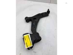 Gebruikte Draagarm rechts-voor Ford Kuga II (DM2) 1.5 EcoBoost 16V 150 Prijs € 89,00 Margeregeling aangeboden door Wessel Parts & Service B.V.