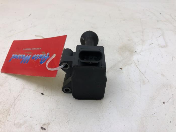 Bobine van een Opel Astra K 1.2 Turbo 12V 2020
