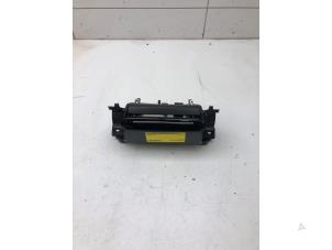 Gebruikte Opbergvak Peugeot 2008 Prijs € 39,00 Margeregeling aangeboden door Wessel Parts & Service B.V.