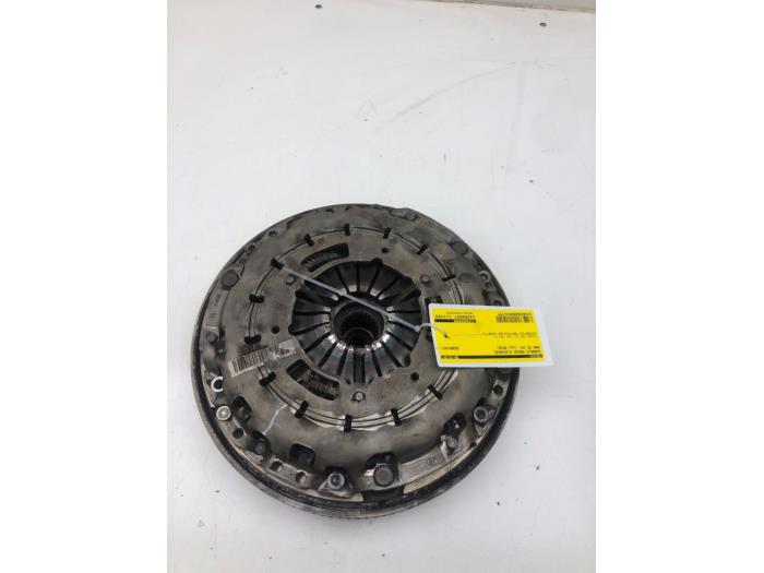 Gebruikte Vliegwiel dubbele massa BMW X3 (F25) xDrive20d 16V Prijs € 208,95 Margeregeling aangeboden door Wessel Parts & Service B.V.