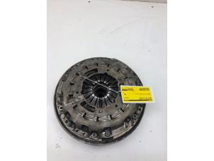 Gebruikte Dubbele massa vliegwiel BMW X3 (F25) xDrive20d 16V Prijs € 199,00 Margeregeling aangeboden door Wessel Parts & Service B.V.