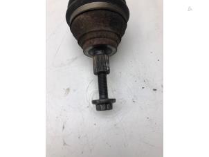 Gebruikte Homokineetas links-voor Audi Q3 (8UB/8UG) 2.0 16V TFSI 170 Quattro Prijs € 59,00 Margeregeling aangeboden door Wessel Parts & Service B.V.