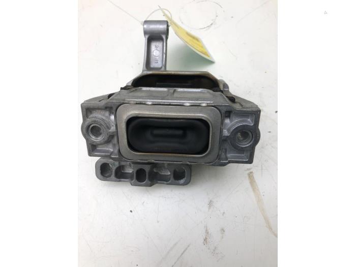 Gebruikte Motorrubber Audi Q3 (8UB/8UG) 2.0 16V TFSI 170 Quattro Prijs € 51,45 Margeregeling aangeboden door Wessel Parts & Service B.V.
