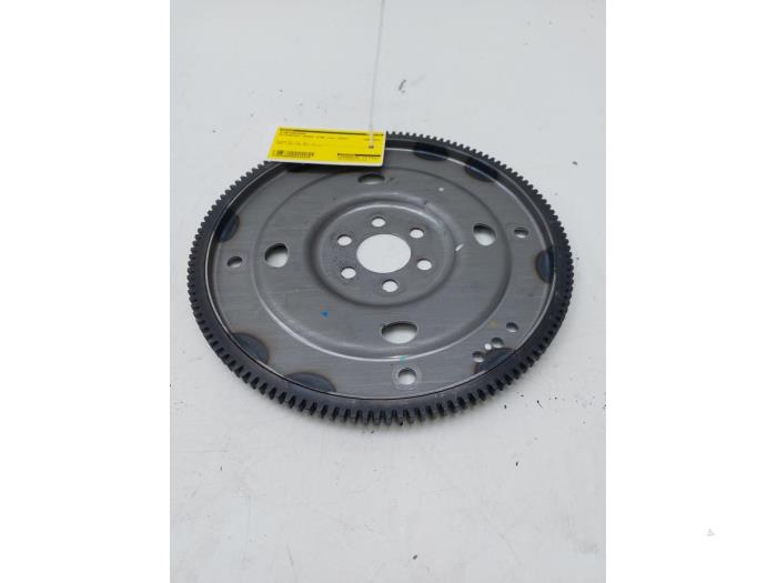 Gebruikte Starterkrans Mitsubishi Space Star (A0) 1.2 12V Prijs € 156,45 Margeregeling aangeboden door Wessel Parts & Service B.V.