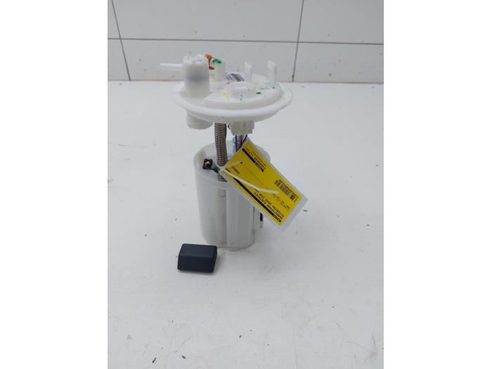 Gebruikte Tank element Pomp Mitsubishi Space Star (A0) 1.2 12V Prijs € 51,45 Margeregeling aangeboden door Wessel Parts & Service B.V.