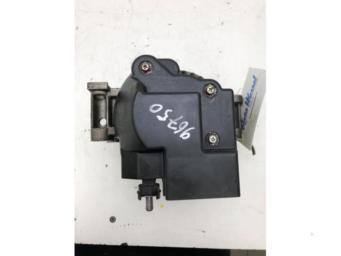 Gebruikte Dynamo Mazda 6 Sportbreak (GY19/89) 2.0i 16V Prijs € 36,75 Margeregeling aangeboden door Wessel Parts & Service B.V.