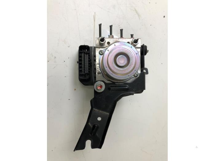 Gebruikte ABS Pomp Suzuki Ignis (MF) 1.2 Dual Jet 16V Smart Hybrid Prijs € 131,25 Margeregeling aangeboden door Wessel Parts & Service B.V.