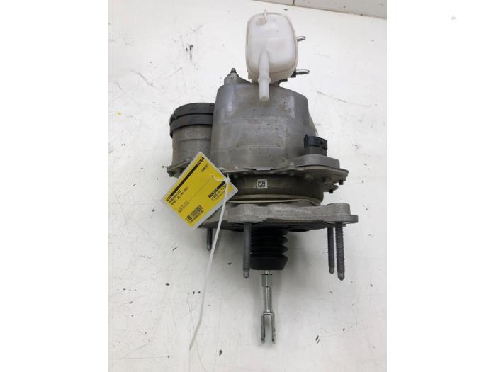 Rembekrachtiger van een Renault Zoé (AG) R110 2020