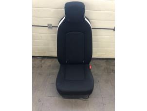 Gebruikte Bekleding Set (compleet) Renault Zoé (AG) R110 Prijs € 199,00 Margeregeling aangeboden door Wessel Parts & Service B.V.