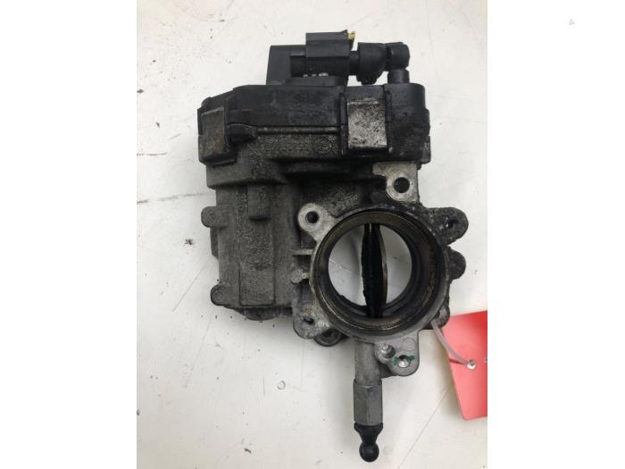 Gebruikte Gasklephuis Opel Combo 1.6 CDTI 16V Prijs € 51,45 Margeregeling aangeboden door Wessel Parts & Service B.V.