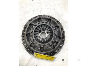 Gebruikte Vliegwiel Peugeot 108 1.0 12V VVT-i Prijs € 125,00 Margeregeling aangeboden door Wessel Parts & Service B.V.