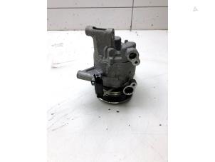 Gebruikte Aircopomp Peugeot 108 1.0 12V VVT-i Prijs € 149,00 Margeregeling aangeboden door Wessel Parts & Service B.V.