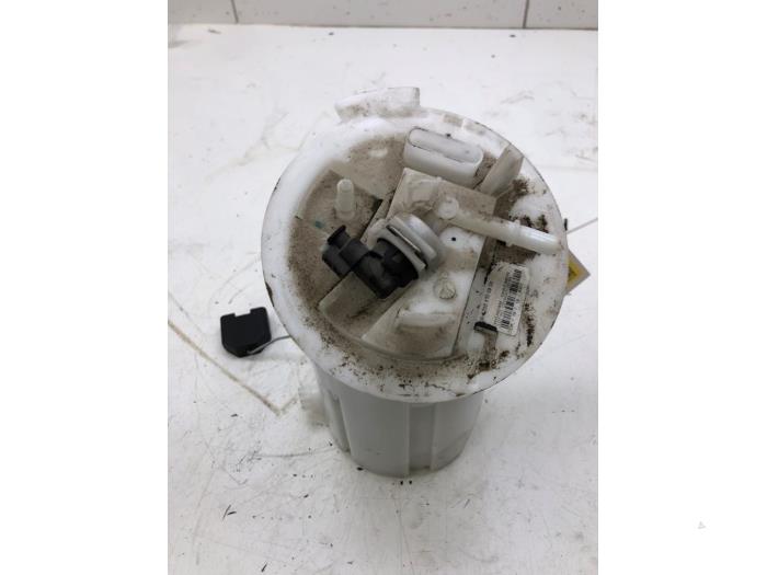 Gebruikte Brandstofpomp Elektrisch Mercedes C Estate (S205) C-350 e 2.0 16V Prijs € 82,95 Margeregeling aangeboden door Wessel Parts & Service B.V.