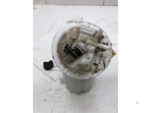 Gebruikte Tank element Pomp Mercedes C Estate (S205) C-350 e 2.0 16V Prijs € 79,00 Margeregeling aangeboden door Wessel Parts & Service B.V.