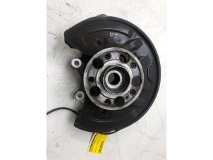 Gebruikte Asschenkel links-achter Mercedes C Estate (S205) C-350 e 2.0 16V Prijs € 49,00 Margeregeling aangeboden door Wessel Parts & Service B.V.