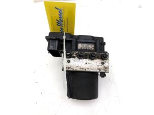 Gebruikte ABS Pomp Renault Trafic New (FL) 2.0 dCi 16V 90 Prijs € 69,00 Margeregeling aangeboden door Wessel Parts & Service B.V.