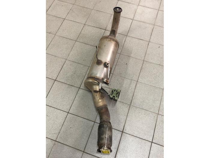 Gebruikte Roetfilter Renault Trafic New (FL) 2.0 dCi 16V 90 Prijs € 523,95 Margeregeling aangeboden door Wessel Parts & Service B.V.