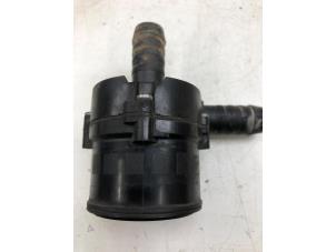 Gebruikte Waterpomp Ford Transit Custom 2.0 TDCi 16V Eco Blue 130 Prijs € 49,00 Margeregeling aangeboden door Wessel Parts & Service B.V.