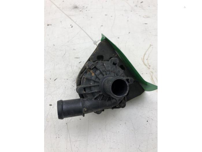 Gebruikte Waterpomp Audi e-tron (GEN) 55 quattro Prijs € 82,95 Margeregeling aangeboden door Wessel Parts & Service B.V.