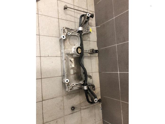 Gebruikte Subframe Audi Q3 (8UB/8UG) 2.0 16V TFSI 170 Quattro Prijs € 82,95 Margeregeling aangeboden door Wessel Parts & Service B.V.