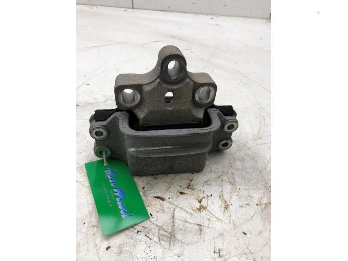 Gebruikte Motorrubber Audi Q3 (8UB/8UG) 2.0 16V TFSI 170 Quattro Prijs € 51,45 Margeregeling aangeboden door Wessel Parts & Service B.V.