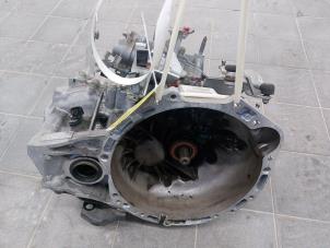 Gebruikte Versnellingsbak Mitsubishi Outlander (GF/GG) 2.0 16V 4x2 Prijs € 449,00 Margeregeling aangeboden door Wessel Parts & Service B.V.