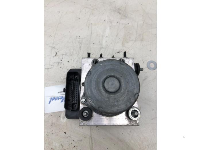 Gebruikte ABS Pomp MAN TGE 2.0 TDI Prijs € 366,45 Margeregeling aangeboden door Wessel Parts & Service B.V.