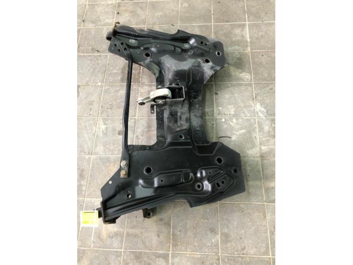 Gebruikte Subframe Citroen C3 Aircross I (2C/2R) 1.2 e-THP PureTech 110 Prijs € 208,95 Margeregeling aangeboden door Wessel Parts & Service B.V.