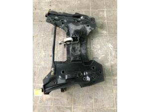 Gebruikte Subframe Citroen C3 Aircross I (2C/2R) 1.2 e-THP PureTech 110 Prijs € 199,00 Margeregeling aangeboden door Wessel Parts & Service B.V.