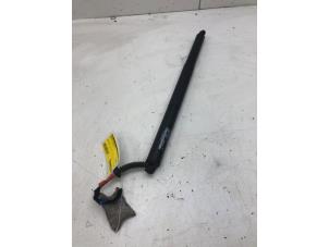 Gebruikte Kofferdekseldemper rechts-achter BMW X1 (F48) sDrive 18i 1.5 12V TwinPower Turbo Prijs € 125,00 Margeregeling aangeboden door Wessel Parts & Service B.V.