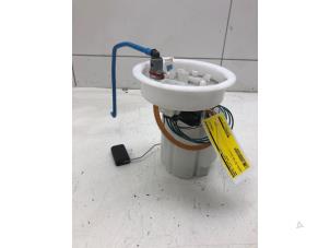 Gebruikte Tank element Pomp BMW X1 (F48) sDrive 18i 1.5 12V TwinPower Turbo Prijs € 99,00 Margeregeling aangeboden door Wessel Parts & Service B.V.