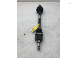 Gebruikte Aandrijfas links-voor Skoda Fabia III (NJ3) 1.0 12V Prijs € 125,00 Margeregeling aangeboden door Wessel Parts & Service B.V.