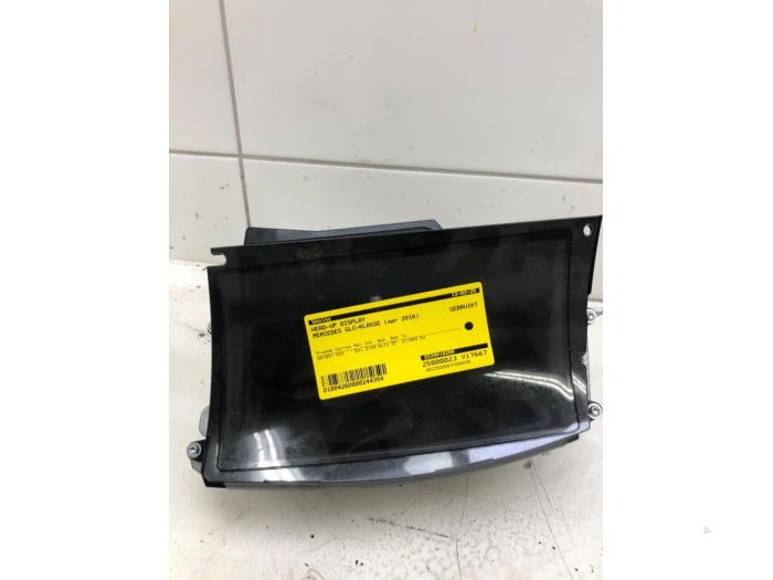 Gebruikte Head-up display Mercedes GLC (X253) 2.2 250d 16V BlueTEC 4-Matic Prijs € 366,45 Margeregeling aangeboden door Wessel Parts & Service B.V.