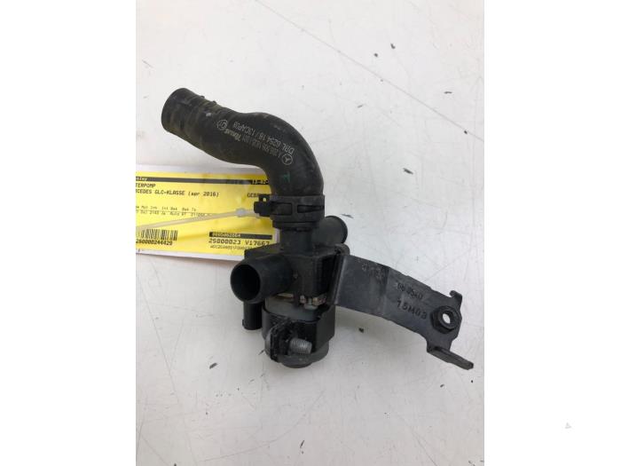 Gebruikte Waterpomp Mercedes GLC (X253) 2.2 250d 16V BlueTEC 4-Matic Prijs € 51,45 Margeregeling aangeboden door Wessel Parts & Service B.V.