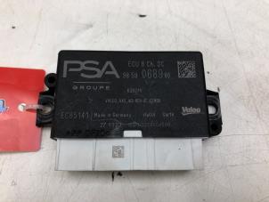 Gebruikte Module PDC Opel Astra L (F3/FB/FM/FP) 1.6 Plug-in Hybrid Turbo 16V Prijs € 99,00 Margeregeling aangeboden door Wessel Parts & Service B.V.